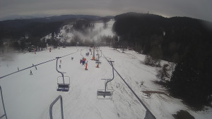 Snow park Paprsek - Lanovka - pohled dolů - 14.3.2023 v 10:25