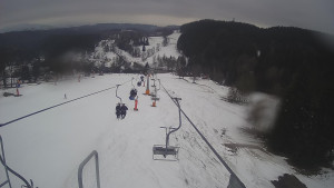 Snow park Paprsek - Lanovka - pohled dolů - 14.3.2023 v 10:30