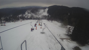 Snow park Paprsek - Lanovka - pohled dolů - 14.3.2023 v 10:45
