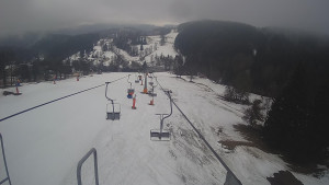 Snow park Paprsek - Lanovka - pohled dolů - 14.3.2023 v 16:35