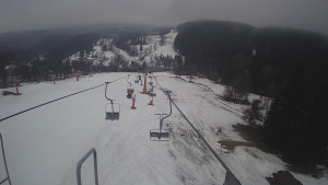 Snow park Paprsek - Lanovka - pohled dolů - 14.3.2023 v 17:45