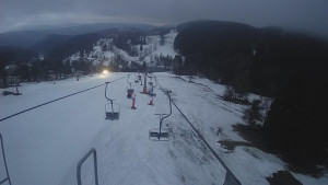 Snow park Paprsek - Lanovka - pohled dolů - 14.3.2023 v 18:00