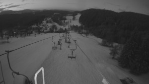 Snow park Paprsek - Lanovka - pohled dolů - 16.3.2023 v 05:30