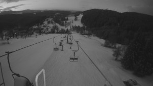 Snow park Paprsek - Lanovka - pohled dolů - 16.3.2023 v 05:35