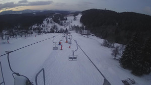 Snow park Paprsek - Lanovka - pohled dolů - 16.3.2023 v 05:45