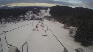 Snow park Paprsek - Lanovka - pohled dolů - 16.3.2023 v 06:35