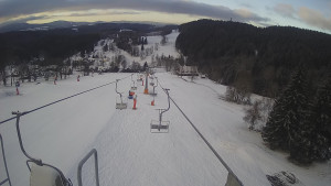 Snow park Paprsek - Lanovka - pohled dolů - 16.3.2023 v 06:40