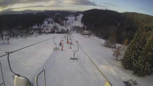 Snow park Paprsek - Lanovka - pohled dolů - 16.3.2023 v 07:00