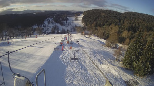 Snow park Paprsek - Lanovka - pohled dolů - 16.3.2023 v 07:10