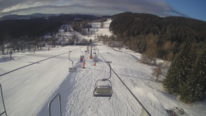 Snow park Paprsek - Lanovka - pohled dolů - 16.3.2023 v 07:30