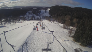 Snow park Paprsek - Lanovka - pohled dolů - 16.3.2023 v 08:20