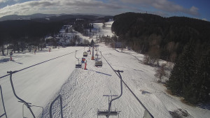 Snow park Paprsek - Lanovka - pohled dolů - 16.3.2023 v 08:35