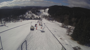 Snow park Paprsek - Lanovka - pohled dolů - 16.3.2023 v 09:00