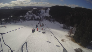 Snow park Paprsek - Lanovka - pohled dolů - 16.3.2023 v 10:05