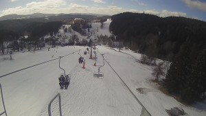 Snow park Paprsek - Lanovka - pohled dolů - 16.3.2023 v 10:10