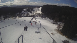 Snow park Paprsek - Lanovka - pohled dolů - 16.3.2023 v 10:20