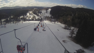 Snow park Paprsek - Lanovka - pohled dolů - 16.3.2023 v 10:25