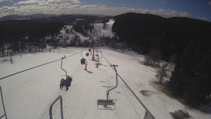 Snow park Paprsek - Lanovka - pohled dolů - 16.3.2023 v 10:30