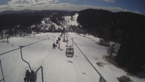 Snow park Paprsek - Lanovka - pohled dolů - 16.3.2023 v 10:40