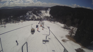 Snow park Paprsek - Lanovka - pohled dolů - 16.3.2023 v 10:55