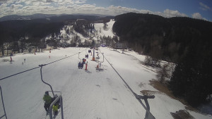 Snow park Paprsek - Lanovka - pohled dolů - 16.3.2023 v 11:00