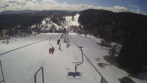 Snow park Paprsek - Lanovka - pohled dolů - 16.3.2023 v 11:10