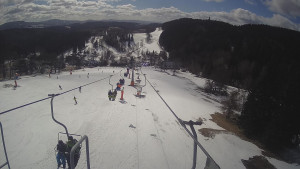 Snow park Paprsek - Lanovka - pohled dolů - 16.3.2023 v 11:25