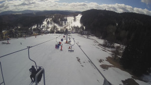 Snow park Paprsek - Lanovka - pohled dolů - 16.3.2023 v 11:50