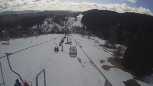 Snow park Paprsek - Lanovka - pohled dolů - 16.3.2023 v 12:00