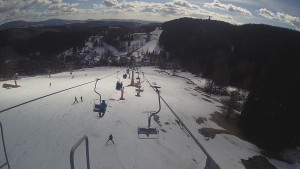 Snow park Paprsek - Lanovka - pohled dolů - 16.3.2023 v 13:40