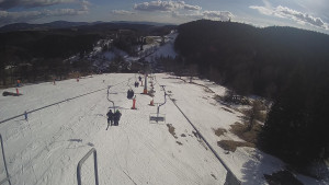 Snow park Paprsek - Lanovka - pohled dolů - 16.3.2023 v 15:10