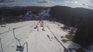 Snow park Paprsek - Lanovka - pohled dolů - 16.3.2023 v 15:15