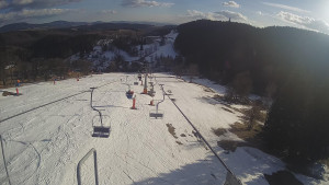 Snow park Paprsek - Lanovka - pohled dolů - 16.3.2023 v 16:15