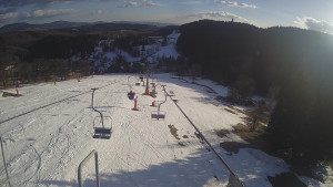 Snow park Paprsek - Lanovka - pohled dolů - 16.3.2023 v 16:30