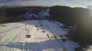 Snow park Paprsek - Lanovka - pohled dolů - 16.3.2023 v 16:50