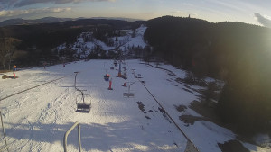 Snow park Paprsek - Lanovka - pohled dolů - 16.3.2023 v 16:55