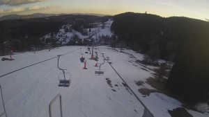 Snow park Paprsek - Lanovka - pohled dolů - 16.3.2023 v 17:15