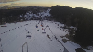 Snow park Paprsek - Lanovka - pohled dolů - 16.3.2023 v 17:20