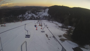 Snow park Paprsek - Lanovka - pohled dolů - 16.3.2023 v 17:40