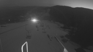 Snow park Paprsek - Lanovka - pohled dolů - 16.3.2023 v 18:40