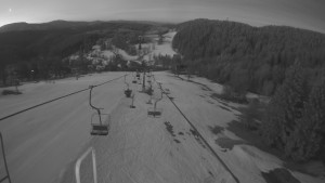 Snow park Paprsek - Lanovka - pohled dolů - 17.3.2023 v 05:30