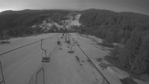 Snow park Paprsek - Lanovka - pohled dolů - 17.3.2023 v 05:35