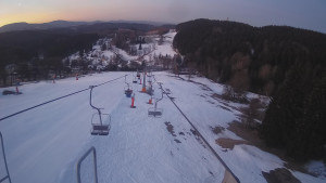 Snow park Paprsek - Lanovka - pohled dolů - 17.3.2023 v 05:45