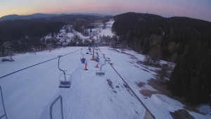 Snow park Paprsek - Lanovka - pohled dolů - 17.3.2023 v 05:50