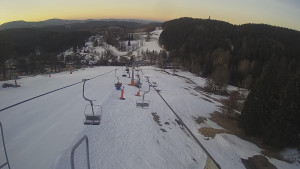 Snow park Paprsek - Lanovka - pohled dolů - 17.3.2023 v 06:10