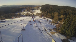Snow park Paprsek - Lanovka - pohled dolů - 17.3.2023 v 07:00