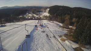 Snow park Paprsek - Lanovka - pohled dolů - 17.3.2023 v 07:25