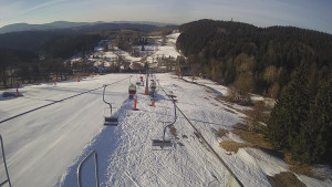 Snow park Paprsek - Lanovka - pohled dolů - 17.3.2023 v 07:30