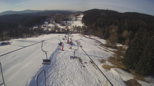 Snow park Paprsek - Lanovka - pohled dolů - 17.3.2023 v 07:40
