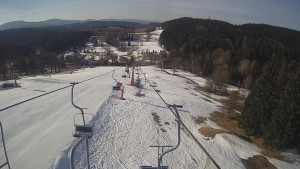 Snow park Paprsek - Lanovka - pohled dolů - 17.3.2023 v 07:50